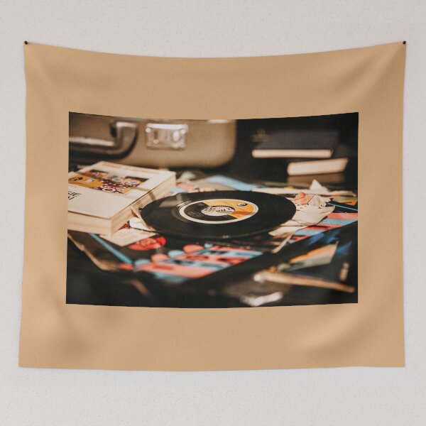 Artikelvorschau, Vintage-Vinyl-Schallplatte entworfen und verkauft von Nebulae-Art.