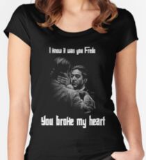 Du hast mein Herz gebrochen. Fredo Tailliertes Rundhals-Shirt