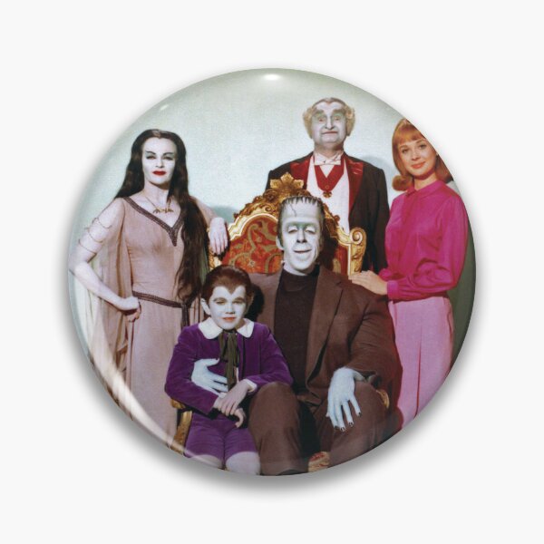 THE MUNSTERS FAMILY RETRO TV SHOW PIN BADGE HERMAN LILY GRANDPA 