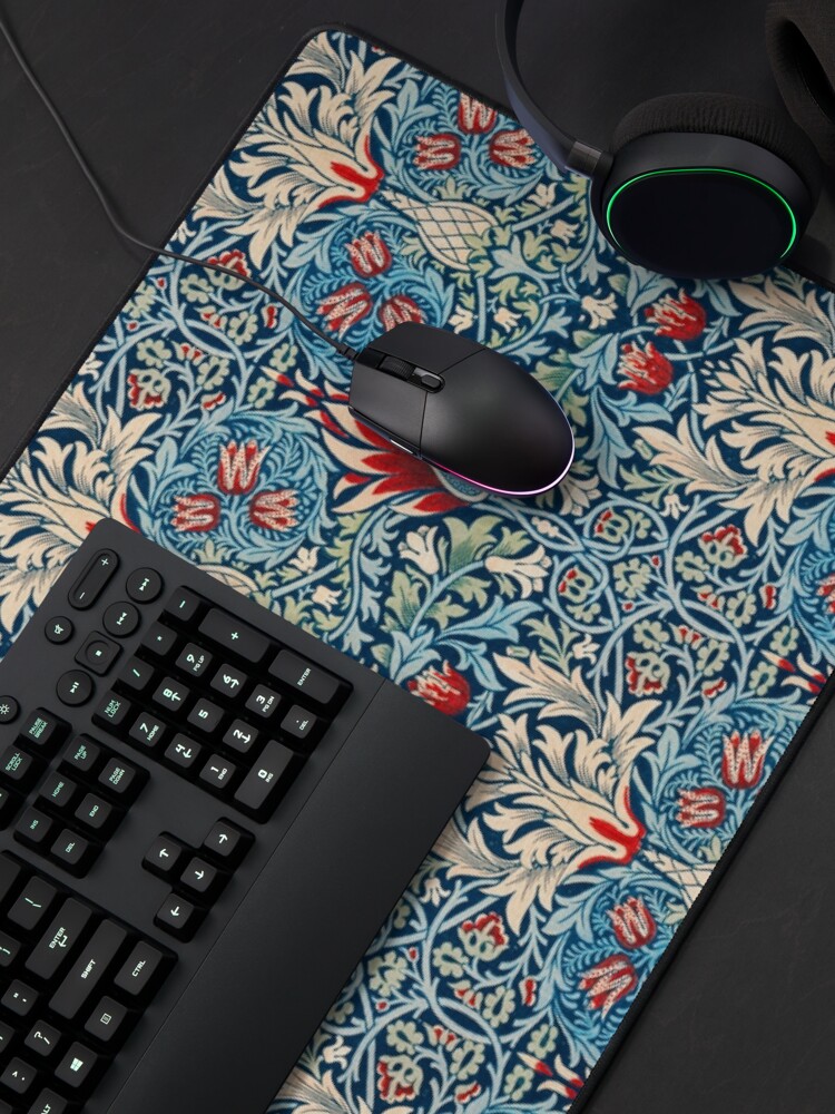 Aperçu 4 sur 5. Tapis de souris avec l'œuvre Motif Snakeshead de William Morris, jardin de nuit bleu original créée et vendue par UtArt.