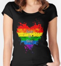 Camiseta entallada de cuello ancho El amor es el amor