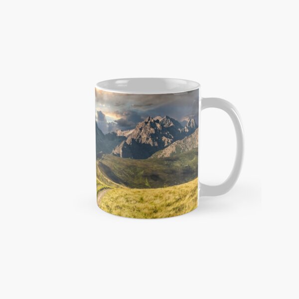 Path through the meadow to Tatra mountains Classic Mug