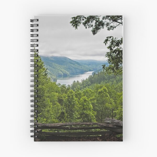 Aperçu de l'œuvre Smoky Mountain Scenic Voir créée et vendue par LarryB007.