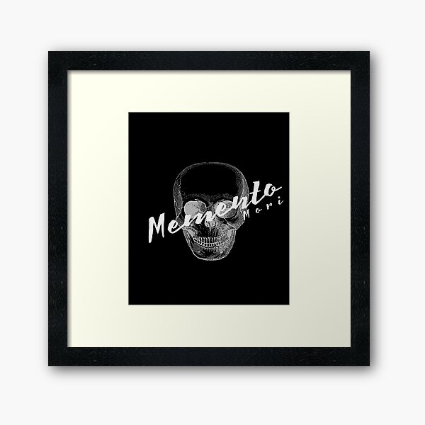 Artikel-Vorschau von Memento Mori: Schädel mit schräger Textausgabe, designt und verkauft von SimpleDark.