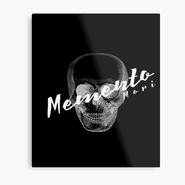 Artikel-Vorschau von Memento Mori: Schädel mit schräger Textausgabe, designt und verkauft von SimpleDark.