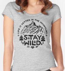 Camiseta entallada de cuello redondo Stay Wild negro