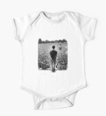 OASIS AT KNEBWORTH - posterized image. ICONIC One Piece - Short Sleeve