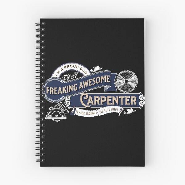 Artikelvorschau, Stolzer Vater eines fantastischen Tischlers Ja, sie hat mir dieses Shirt mitgebracht – Holzbearbeitungs-Zimmerei-Spaß-Grafik – lustige Holzbearbeitungsgeschenke entworfen und verkauft von WoodWorkingInc.