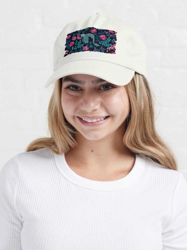 Aperçu 6 sur 7. Casquette avec l'œuvre Motif floral de dragons dans des tons de bijoux sombres créée et vendue par adenaJ.