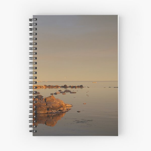 Artikelvorschau, Sonnenuntergang am Meer entworfen und verkauft von gritsandbits.