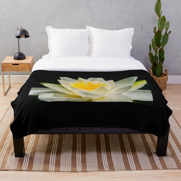 Artikelvorschau, water lily white & yellow entworfen und verkauft von Chakraflowerdesign.