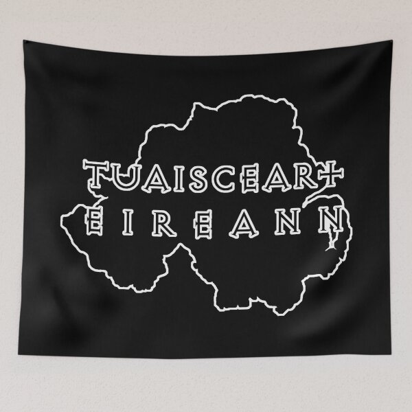 Aperçu de l'œuvre Tuaisceart Éireann, Gaeilge - Police médiévale | Irlande du Nord | Royaume-Uni Irlande Celtic Derry Armagh Ulster créée et vendue par politeillusts.