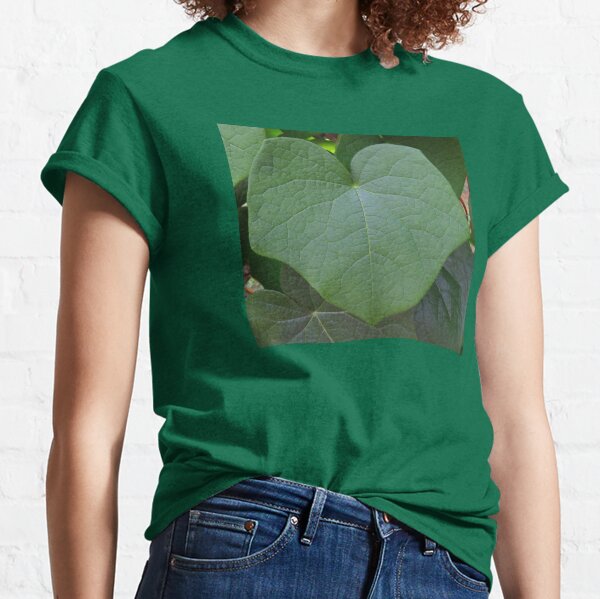 Green Vining Ivy Heart Leaf #7 Classic T-Shirt