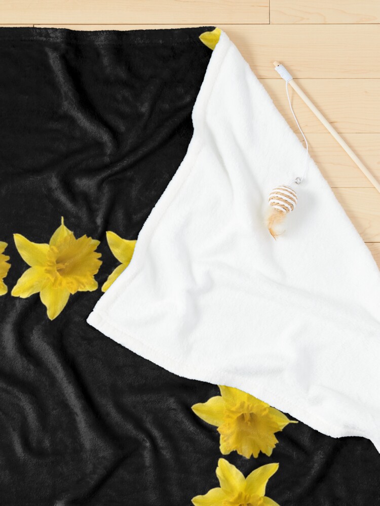 Alternate view of Daffodils of St David Pet Blanket