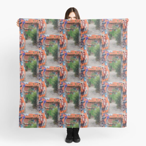 Hole in the Wall Scarf