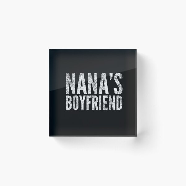 Aperçu de l'œuvre Mens Nana's Boyfriend, By Yoraytees T-Shirt créée et vendue par Tourane-Navy.