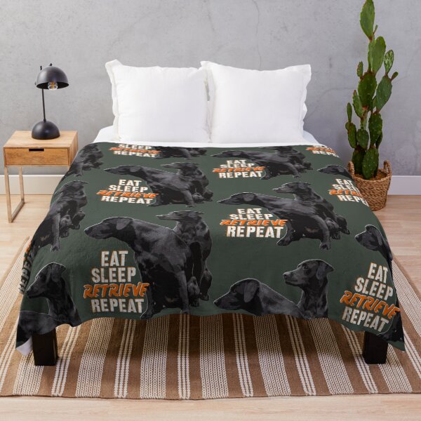 Artikelvorschau, Zwei schwarze Labrador Retriever Duck Hunting Design für Duck Hunters, Eat Sleep Retrieve Repeat entworfen und verkauft von LifeCrush.