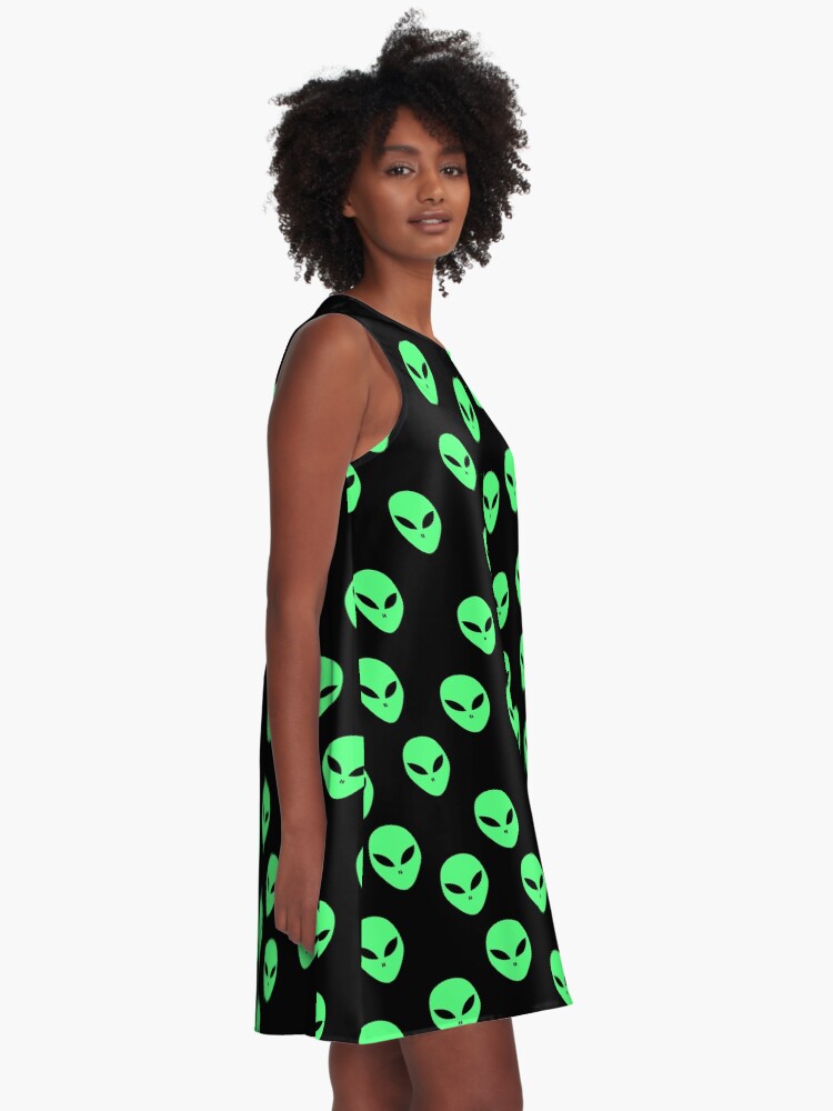 Vestido acampanado «Aliens fluorescentes verdes y negros, patrón OVNI» de cool-shirts | Redbubble Vestido acampanado «Aliens fluorescentes verdes y negros, patrón OVNI» de cool-shirts | Redbubble