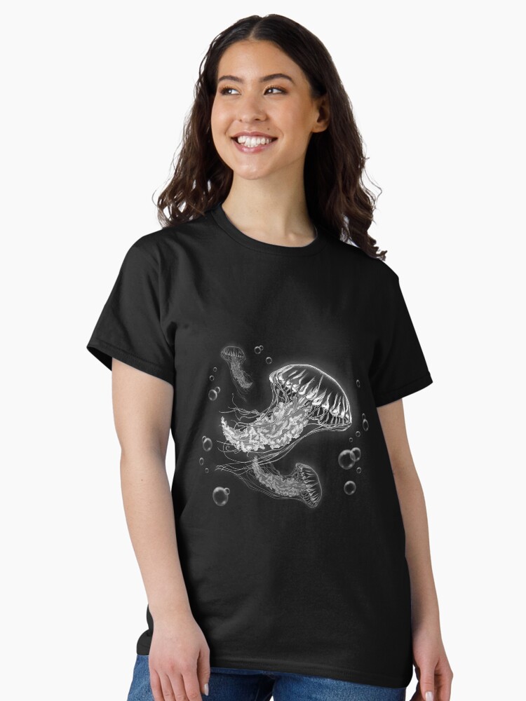 Imagen 2 de 7, Camiseta clásica con la obra Medusas - Lineart blanco sobre negro, diseñada y vendida por SuspendedDreams.