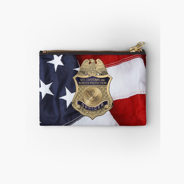 Artikelvorschau, U. S. Customs and Border Protection – C B P Offiziersabzeichen über amerikanischer Flagge entworfen und verkauft von Serge Averbukh Art Studio.