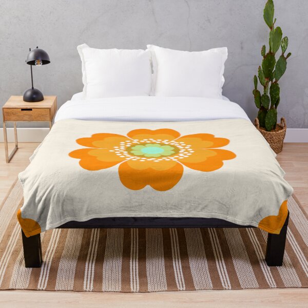 Aperçu de l'œuvre Jivin '- 70's retro throwback art fleur florale motif décor hipster par Seventy Huit créée et vendue par 78designs.