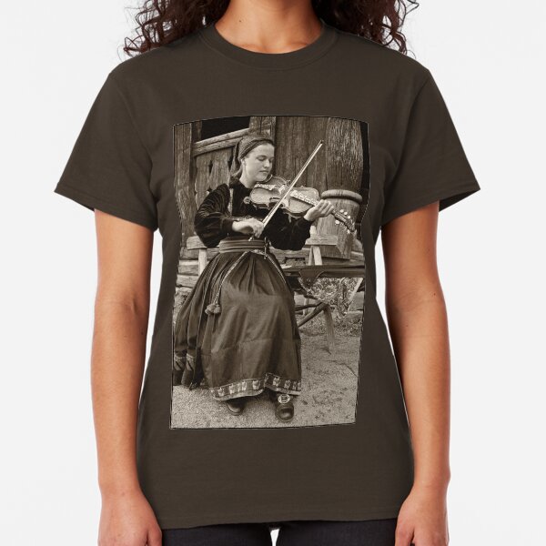 Hardanger fiddle player Classic T-Shirt