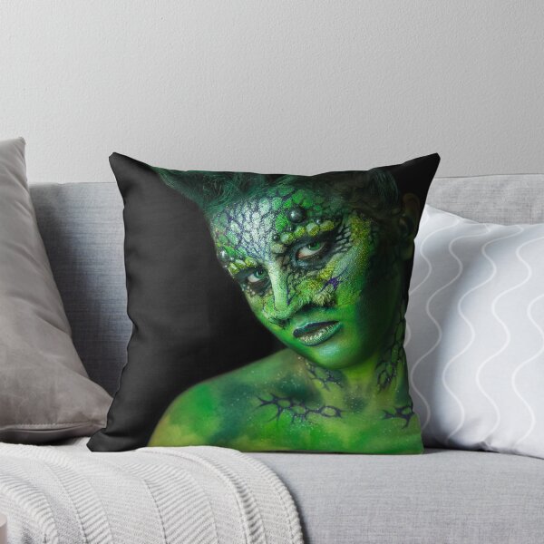 Aperçu de l'œuvre Fille extraterrestre reptilienne créée et vendue par FacesStudioUA.