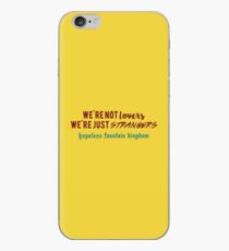 Vinilo o funda para iPhone no somos amantes, solo somos extraños