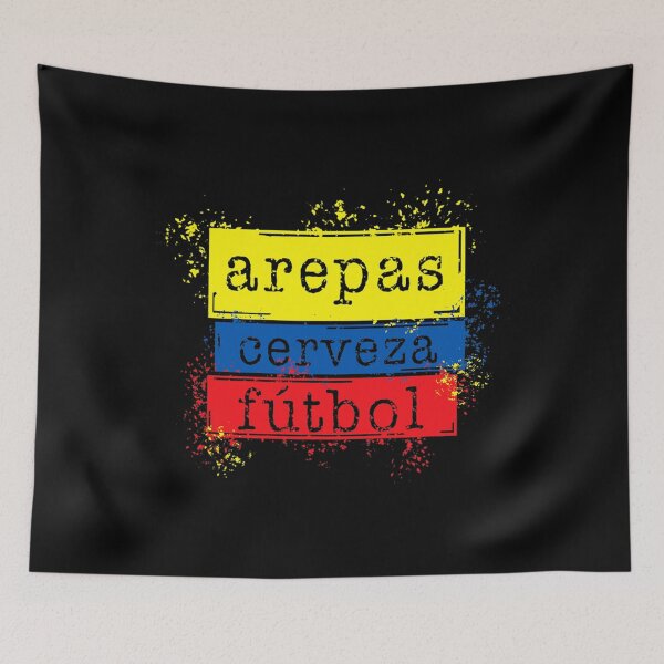 Aperçu de l'œuvre Arepas Cerveza Futbol Maillot de Football Drapeau Colombien 2018 créée et vendue par smoothcricketer.
