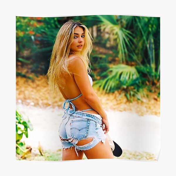 Madelyn cline outer banks Netflix Poster