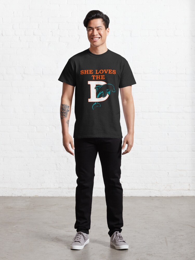 She loves d broncos | Classic T-Shirt