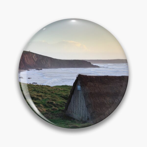Artikelvorschau, Seaweed drying hut at sunset (Freshwater West) entworfen und verkauft von bitm2007.