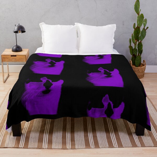 Artikelvorschau, Meowish - Bobette - Edition Glowing (Purpleish Night Version) entworfen und verkauft von Brazz Official.