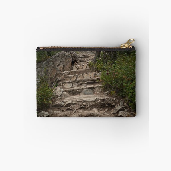Aperçu de l'œuvre Mountain Path créée et vendue par Luna Doodle Design.
