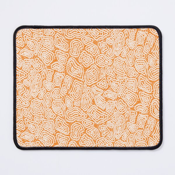 Aperçu de l'œuvre Orange Spiral Giraffe Print créée et vendue par Carolina Diaz.