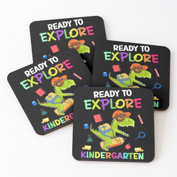 Artikelvorschau, Bereit zum Erkunden des Kindergartens, Jungen und Mädchen lieben Dinosaurier am ersten Schultag entworfen und verkauft von TracepaperPen.