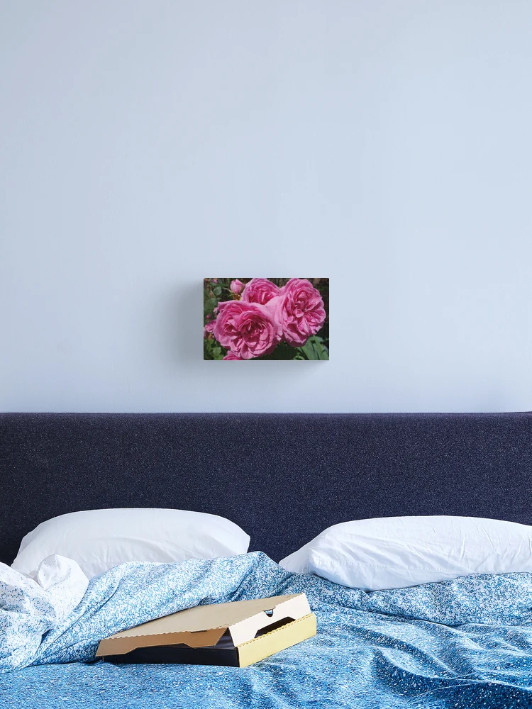 Imagen 2 de 3, Lienzo con la obra Pink Roses, diseñada y vendida por pluspixels.