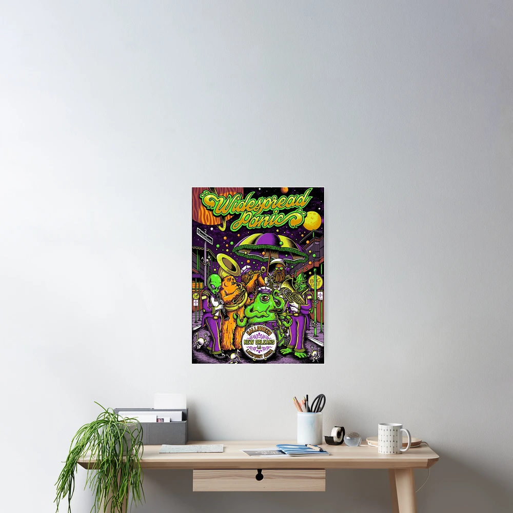 alien playing music widespread
