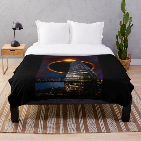 Artikelvorschau, Totales Sonnenfinsternis-Shirt entworfen und verkauft von Sereen95.