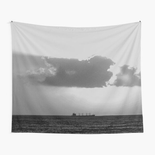 Aperçu de l'œuvre Nuages ​​de la soirée sur la mer créée et vendue par Anna Lemos.
