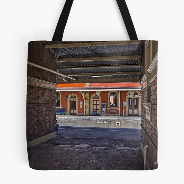 Artikelvorschau, Train Station in Goulburn/NSW/Australia (9) entworfen und verkauft von Wolf Sverak Photography.