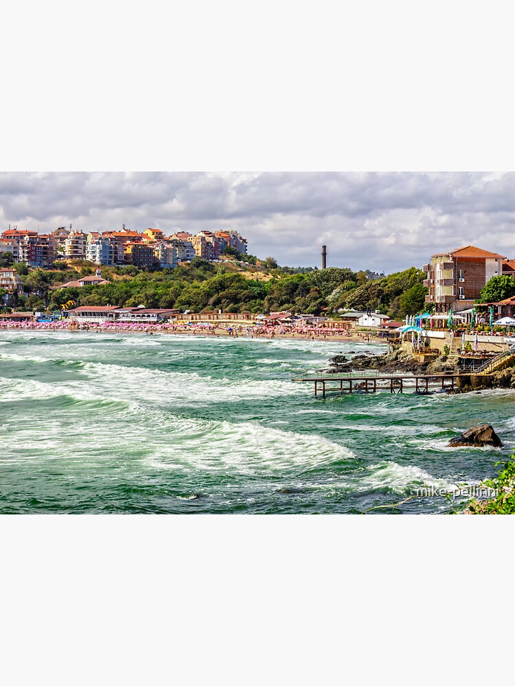 morning waves near the city beach by mike-pellinni