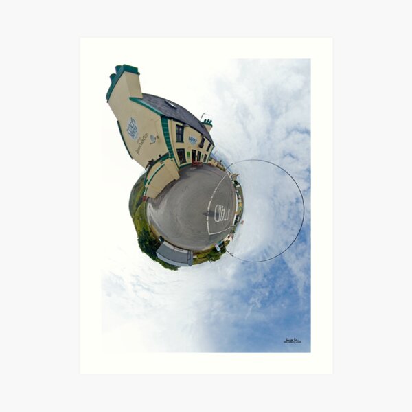 Biddy's House - the Crossroads Pub, Glencolmcille(Sky Out) Art Print