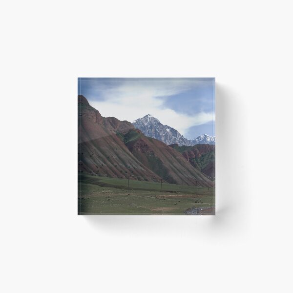 Aperçu de l'œuvre Montagnes colorées créée et vendue par Gillian Anderson LAPS, AFIAP.