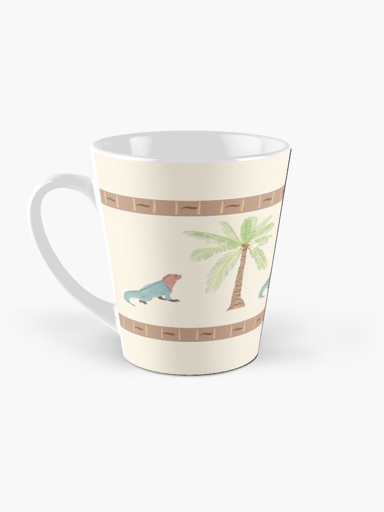 Imagen 3 de 4, Taza de café con la obra Iguana Dominicana con Palmera , diseñada y vendida por LilyHofmann.