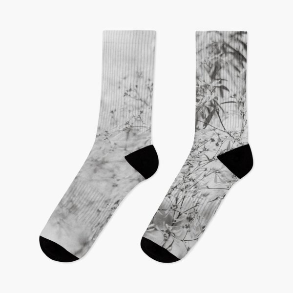 Aperçu de l'œuvre Fleurs Blanches - Noir et Blanc créée et vendue par anafrancisconi.