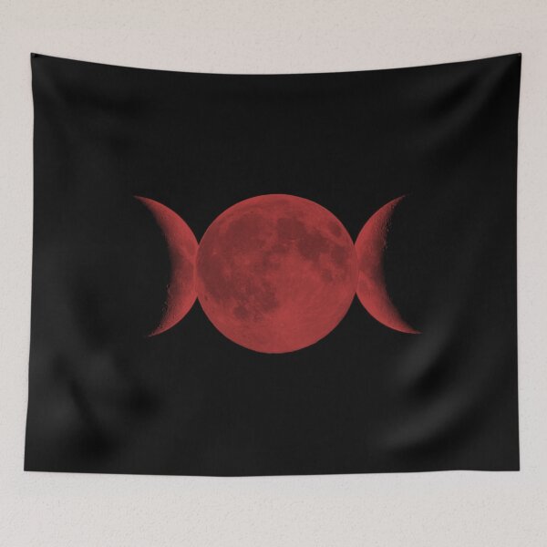 Aperçu de l'œuvre Triple lune réaliste - rouge créée et vendue par OhnoAngel.