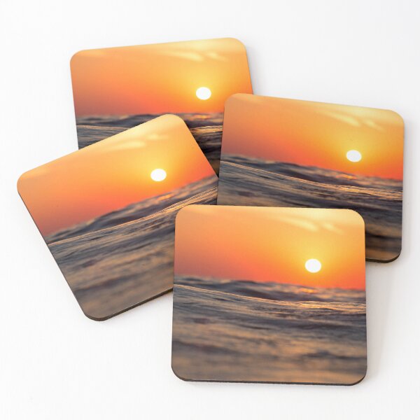 Artikelvorschau, Sonnenuntergang am Meeresstrand sieht wunderschön aus entworfen und verkauft von Made4You-Hub.