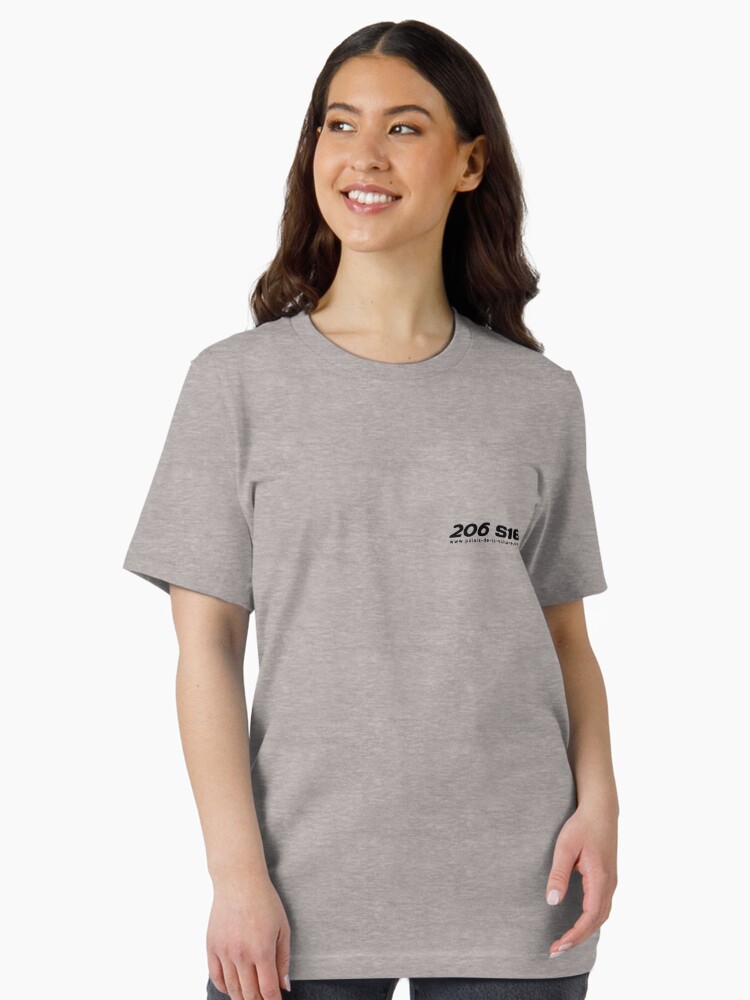 Aperçu 2 sur 7. T-shirt essentiel avec l'œuvre Peugeot 206 S16 - PDLV créée et vendue par LPDA69.