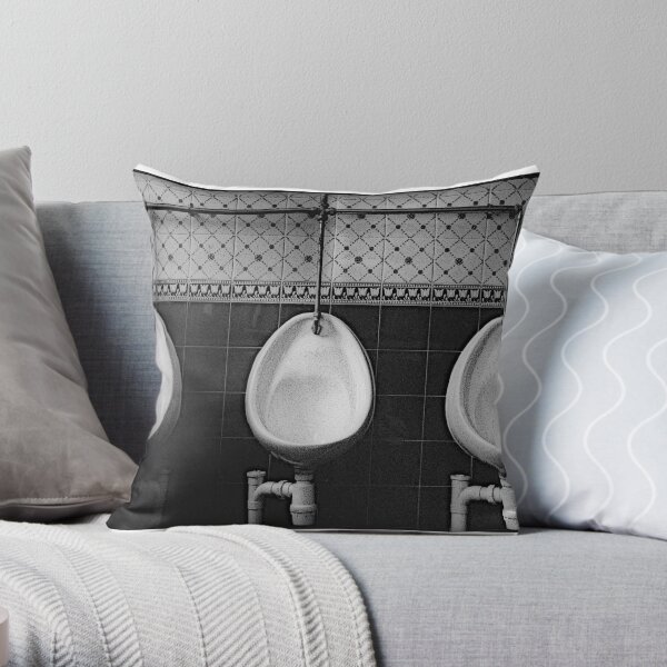 Freeeee Throw Pillow